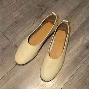 Everlane Soft Cream Leather Ballet Flats